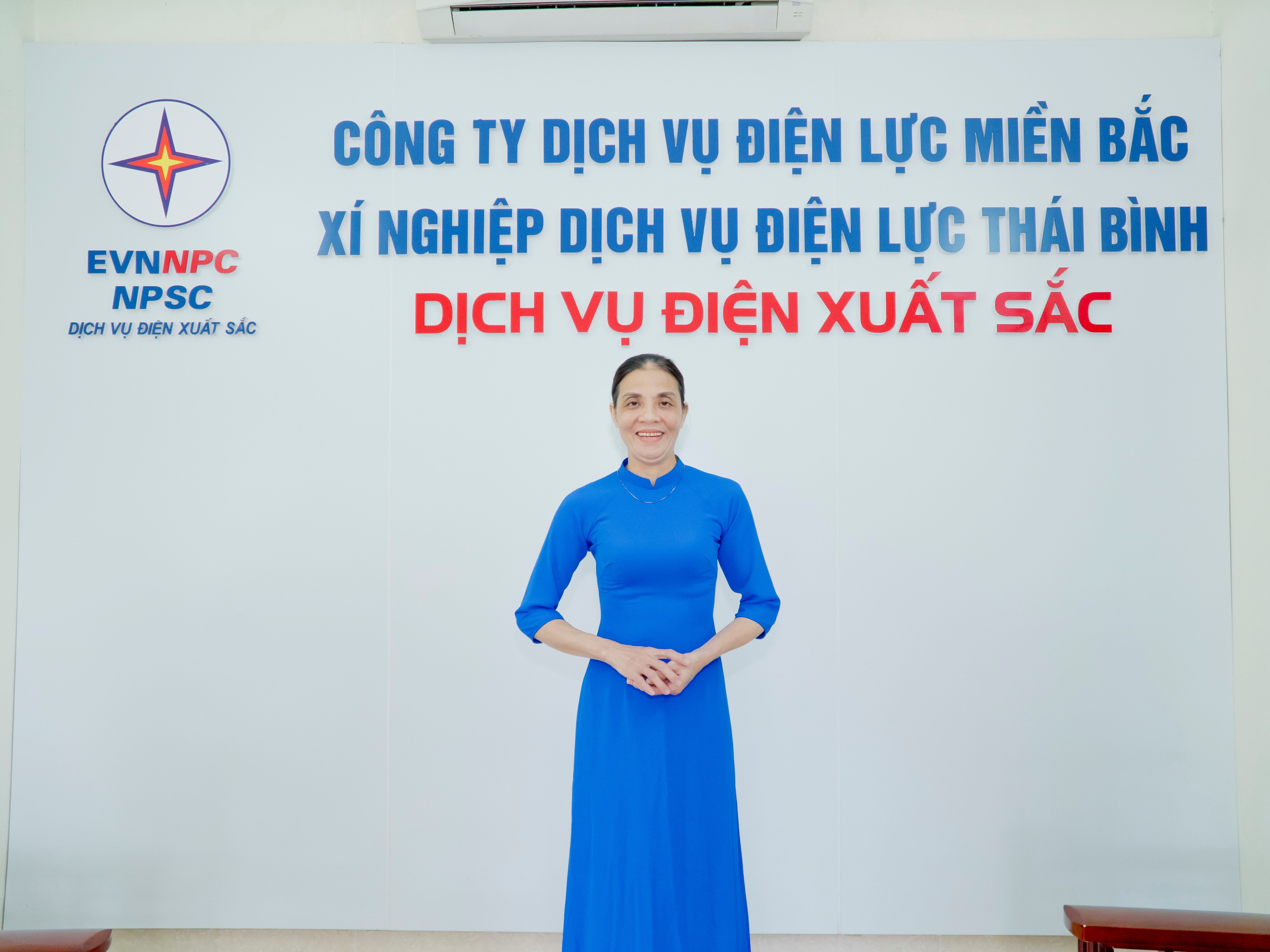 Nữ cán bộ tiêu biểu “Giỏi việc nước, đảm việc nhà” của Xí Nghiệp Dịch Vụ Điện Lực Thái Bình